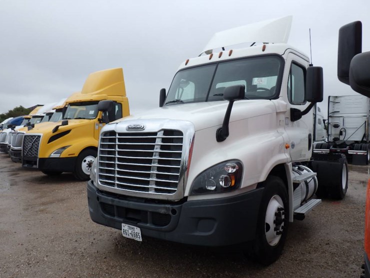 freightliner-cascadia-125-image-1