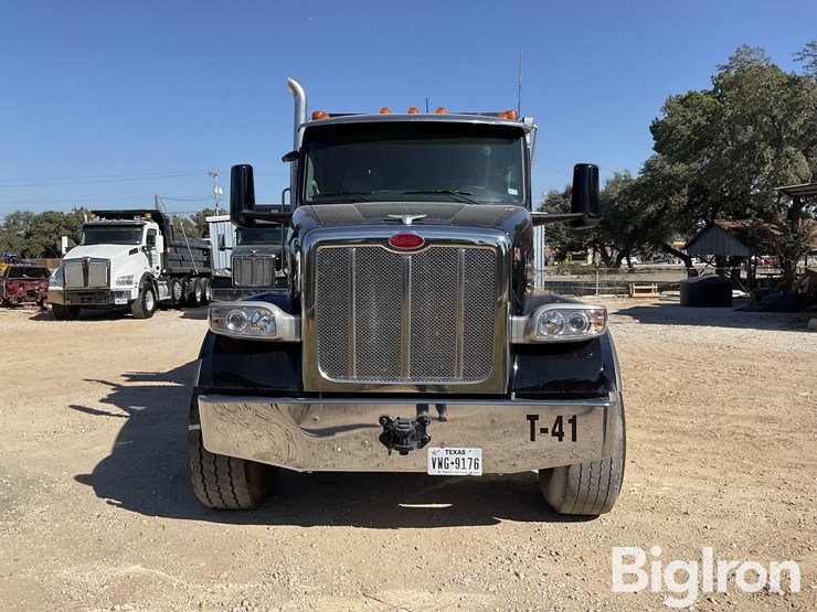 peterbilt-567-image-2