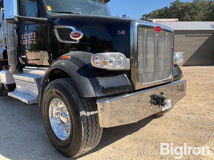 peterbilt-567-image-14