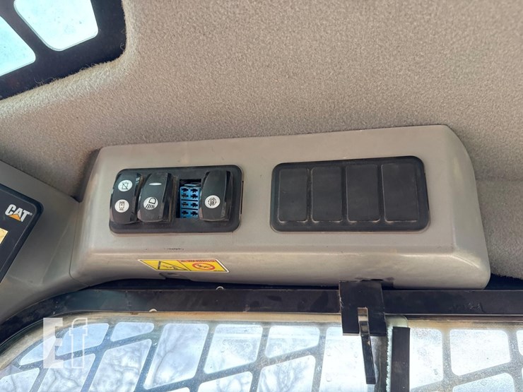 2016-caterpillar-289d-image-25