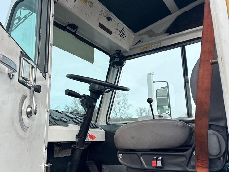 2011-capacity-tj5000-image-32