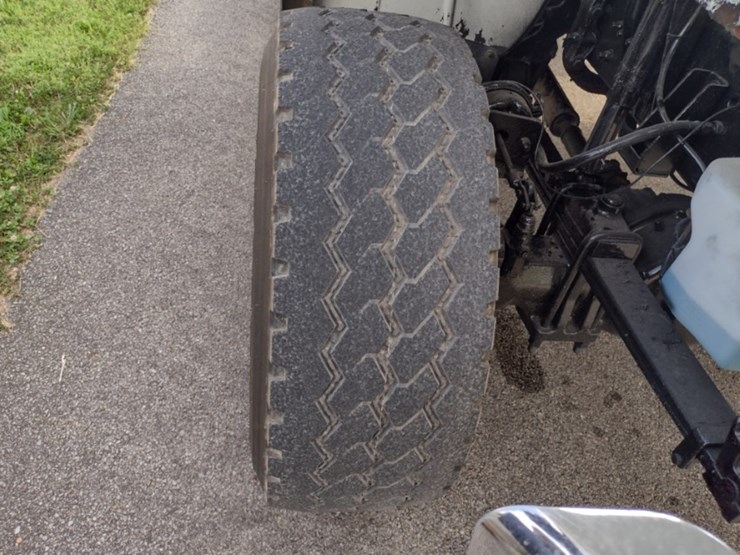 freightliner-m2-106-image-19