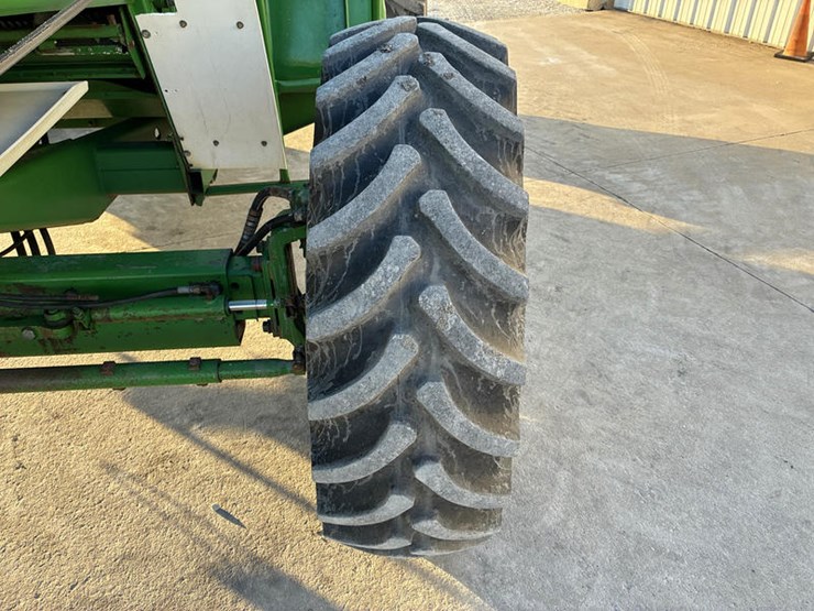 john-deere-7720-titan-ii-image-41
