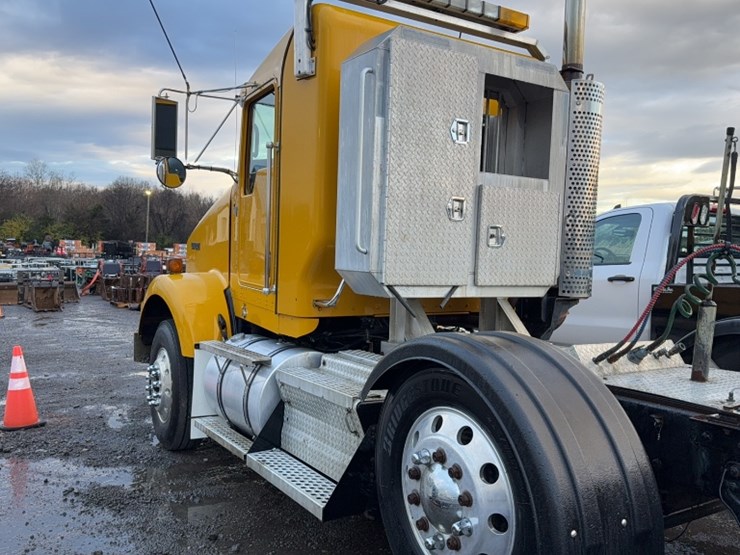 2008-kenworth-t800-image-11