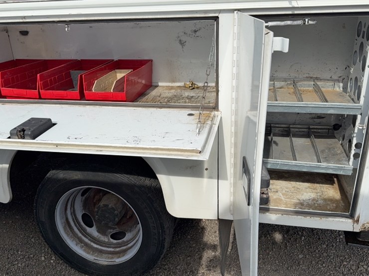 2016-ford-f550-image-14