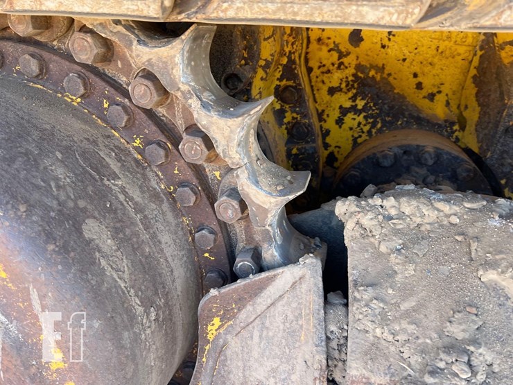 2019-komatsu-d65pxi-18-image-15