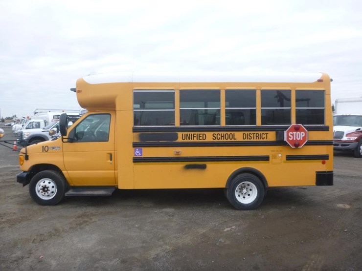 2004-ford-e450-image-5