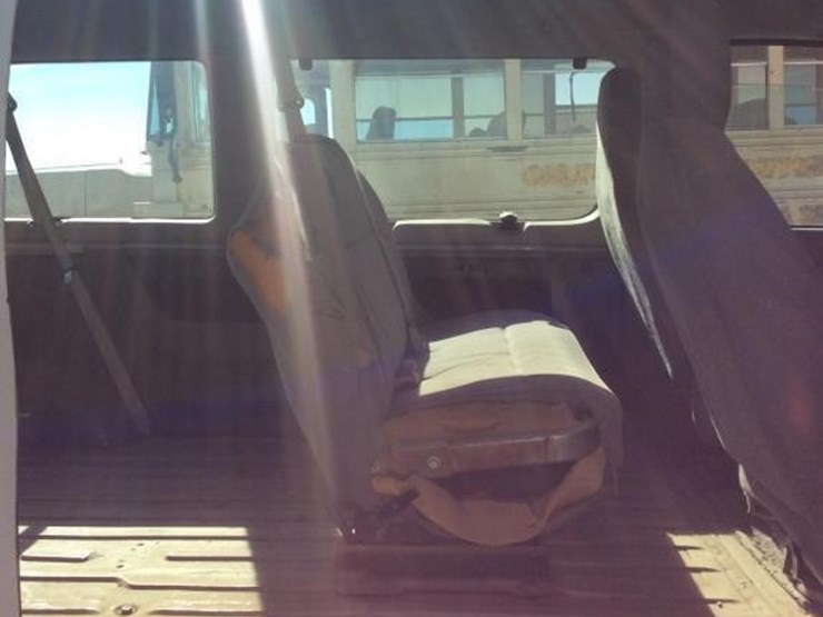 2009-ford-e350-image-8