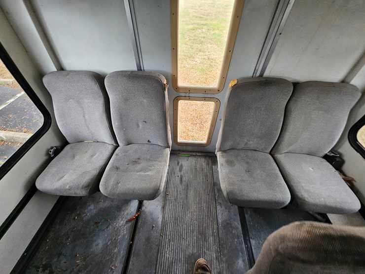 #21244-•-1996-ford-econoline-shuttle-bus-(non-runner)-image-33