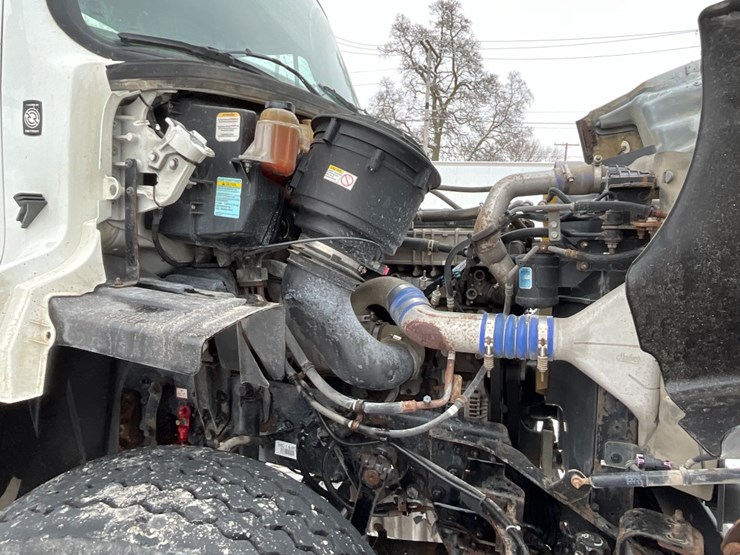 freightliner-114sd-image-16