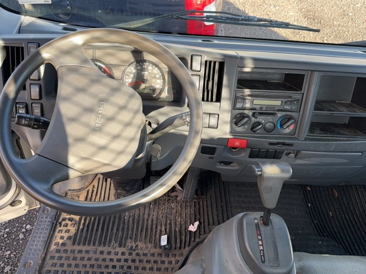 isuzu-npr-hd-image-15