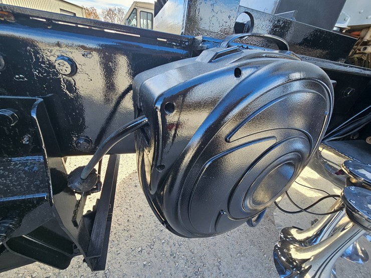 2009-peterbilt-365-image-106