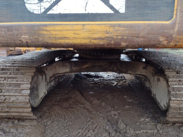 caterpillar-325d-image-42