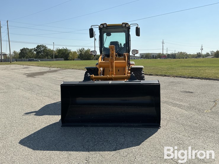 2024-venieri-5.63c-wheel-loader-image-2