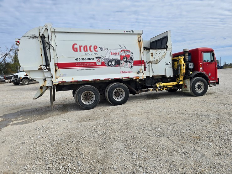 2003-peterbilt-320-image-32