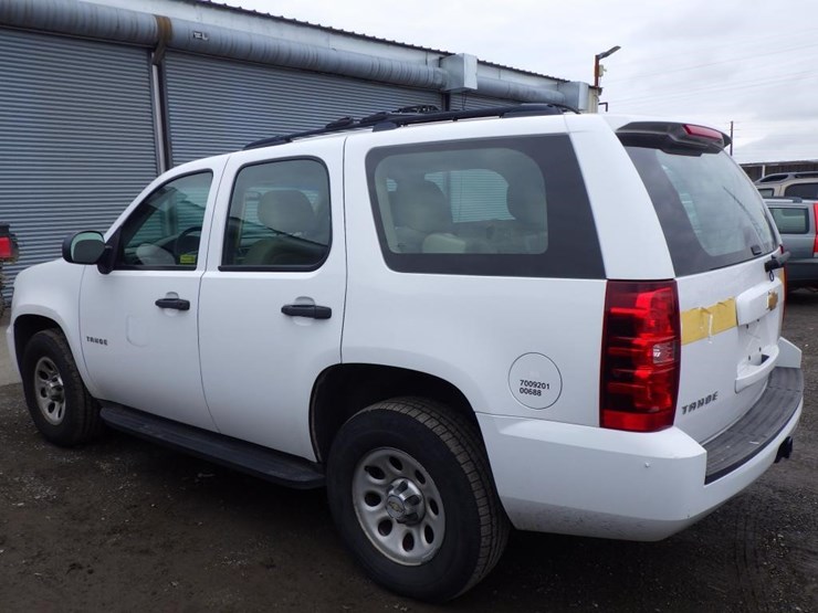 2014-chevrolet-tahoe-image-4