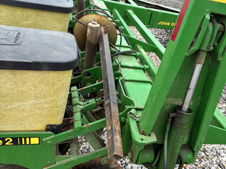 john-deere-7200-image-12