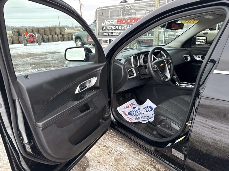 2017-chevrolet-equinox-lt-image-11