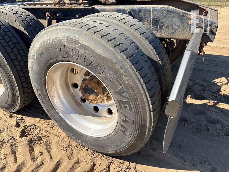 2015-mack-pinnacle-chu613-image-9