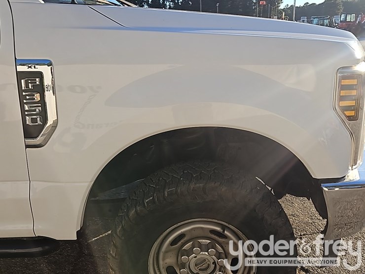 ford-f350-xl-image-22