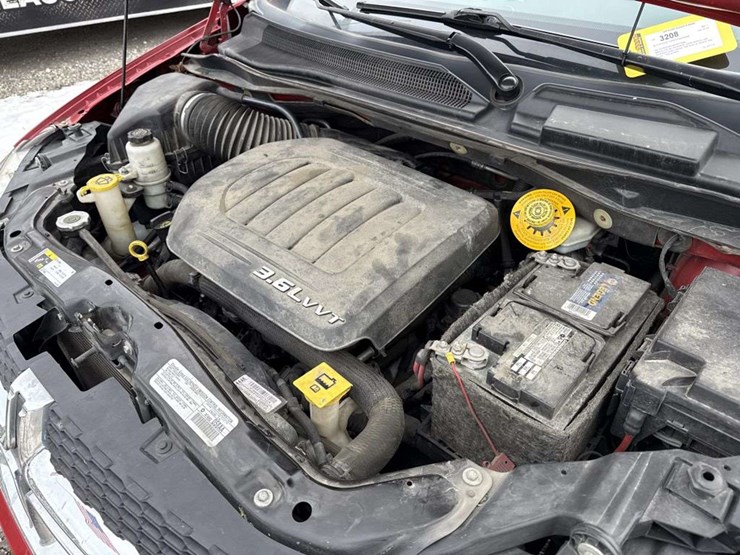 2014-dodge-caravan-image-26