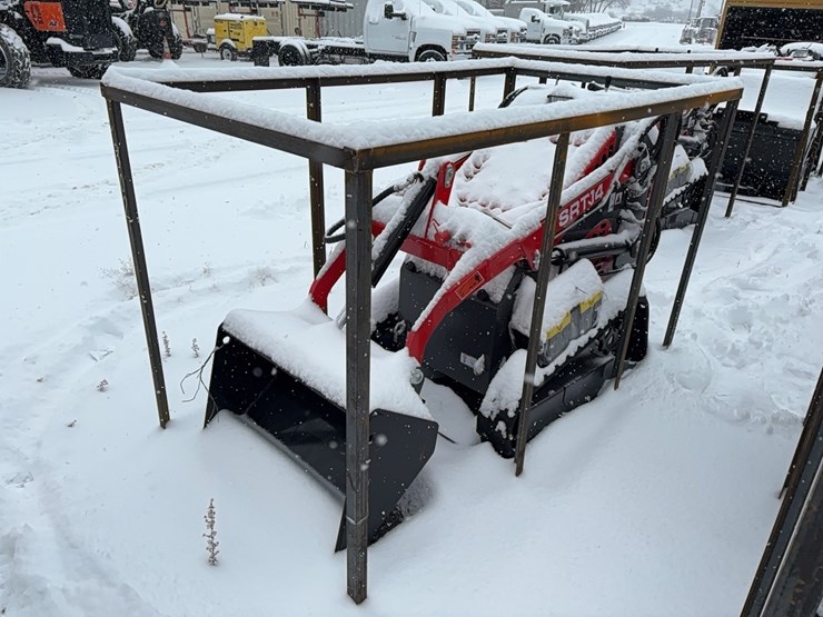 new-agt-ysrt14-mini-track-loader-image-1