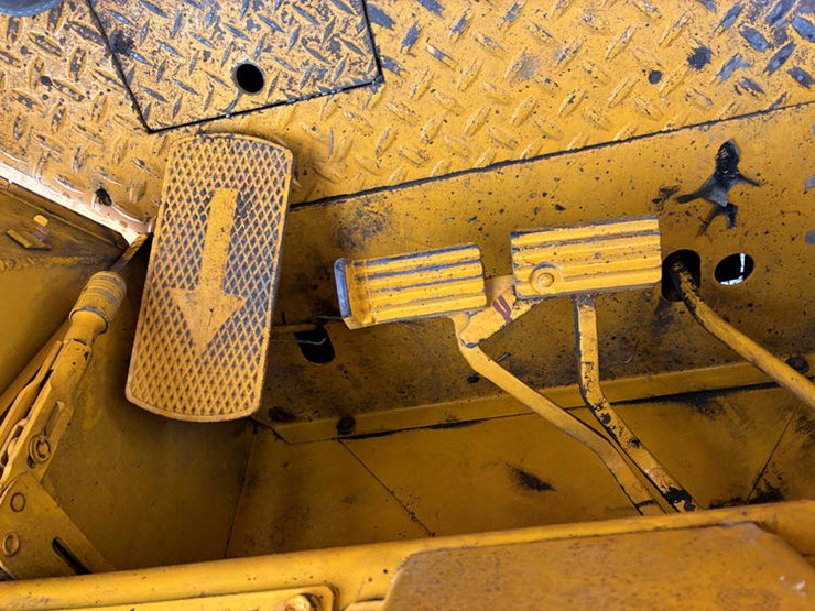 case-ih-3400-image-27