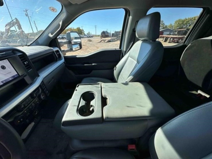 2024-ford-f350-image-39