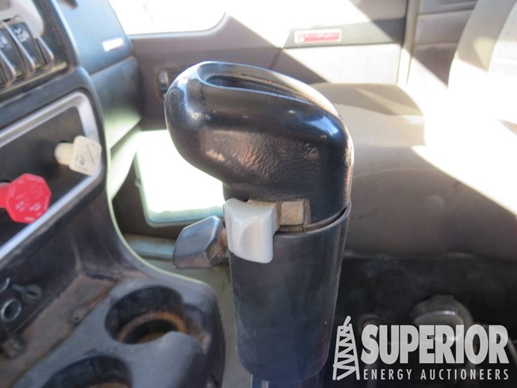 2012-kenworth-t800-image-13