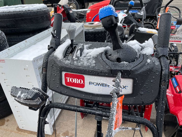 #6120-•-toro-battery-operated-snow-blower-(o3)-image-5