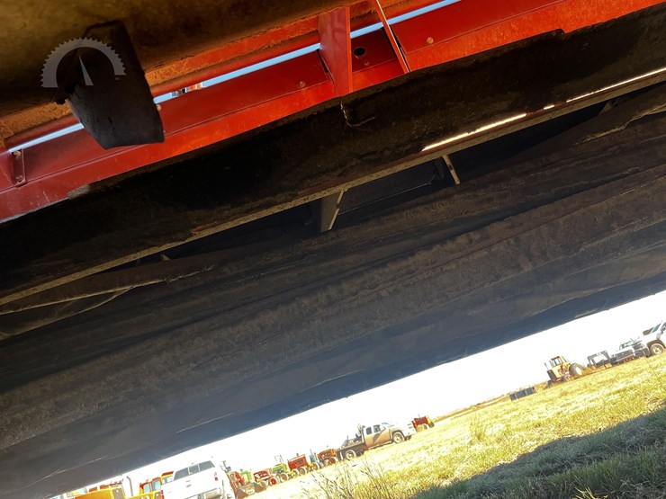 2005-hesston-9260-image-15