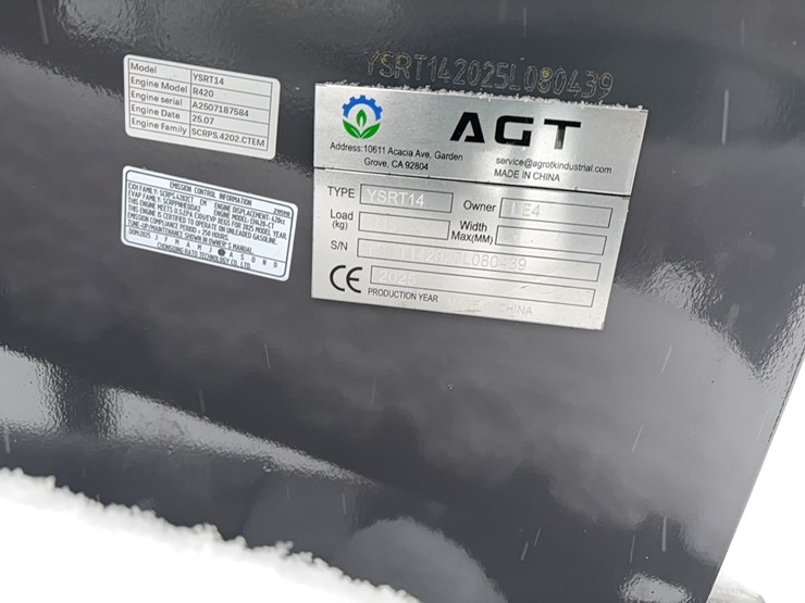 new-agt-ysrt14-mini-track-loader-image-2