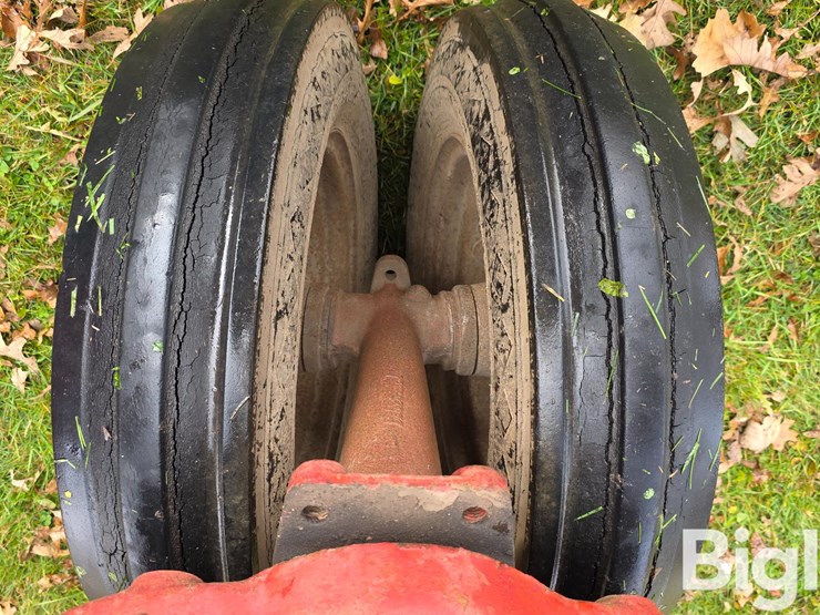 1951-farmall-m-2wd-tractor-image-20
