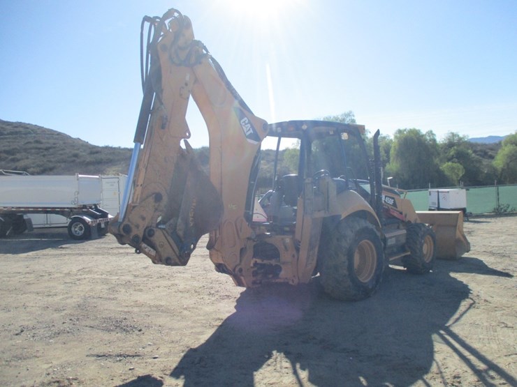 2017-caterpillar-450f-image-3