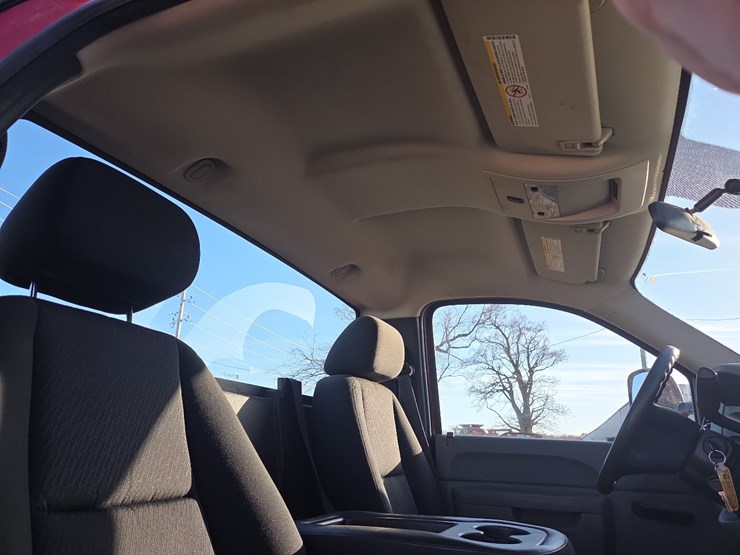 2010-chevrolet-2500hd-image-29