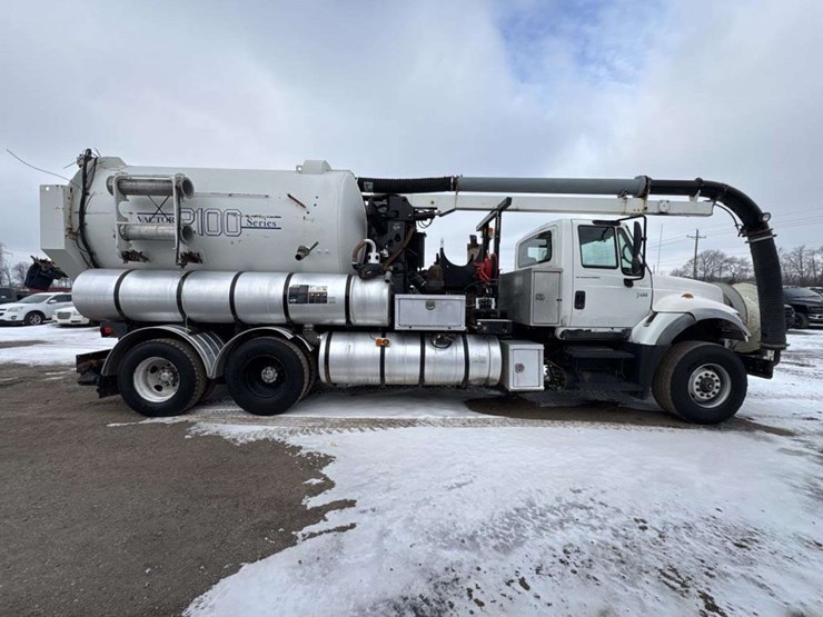 2007-international-7600-image-5