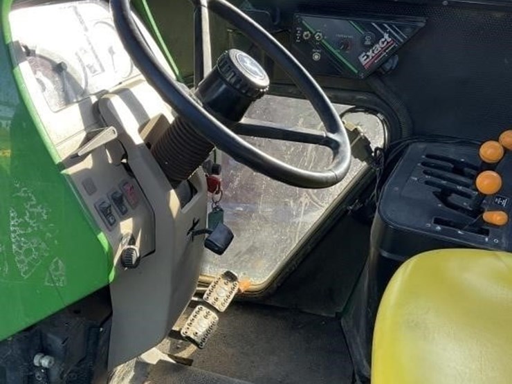 john-deere-6125m-image-21