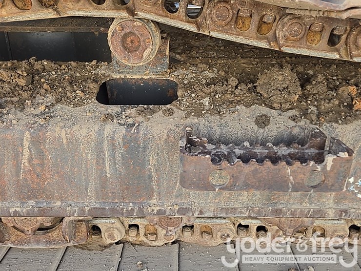 2021-case-cx210-lc-image-19