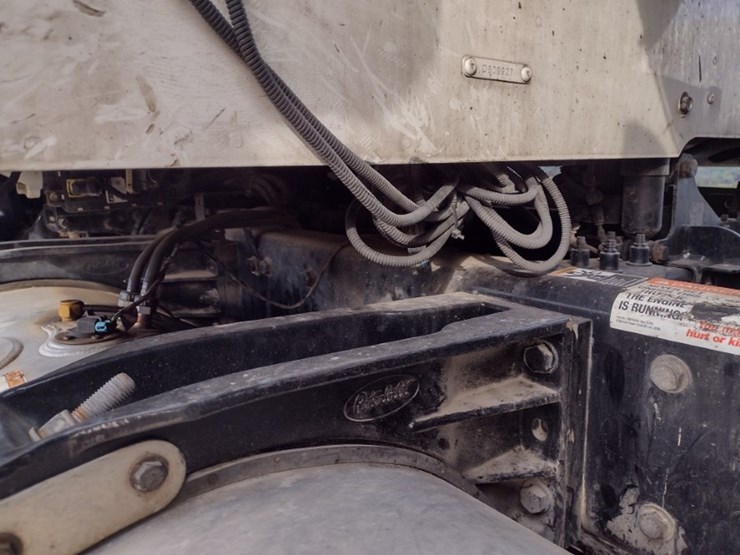 peterbilt-567-image-36