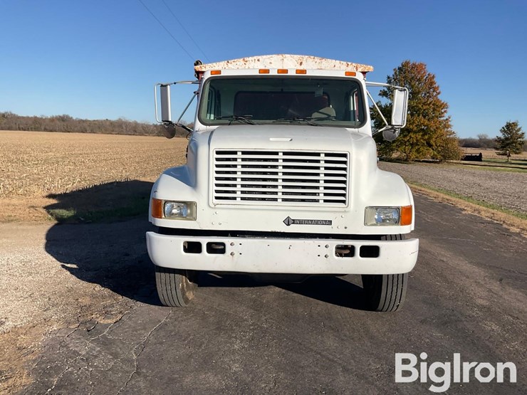 international-4700-image-2