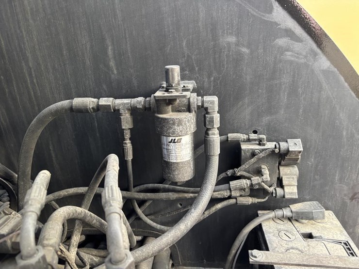 2013-jlg-400s-image-31