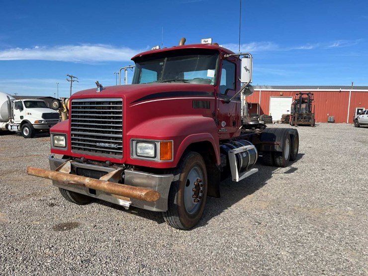 2012-mack-chu613-image-1