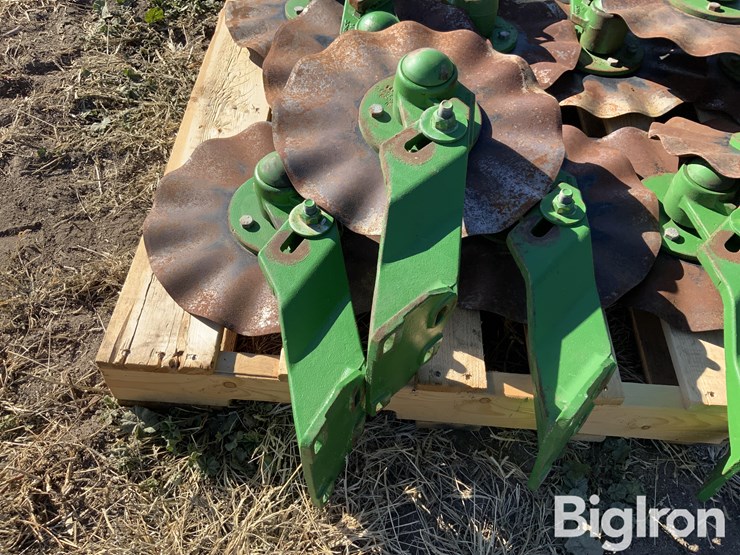 john-deere-12-image-14