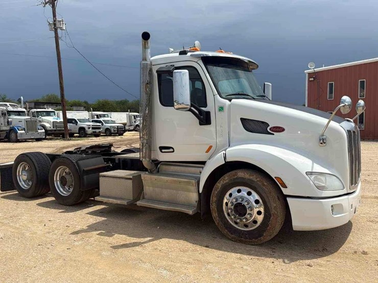 2016-peterbilt-579-image-6