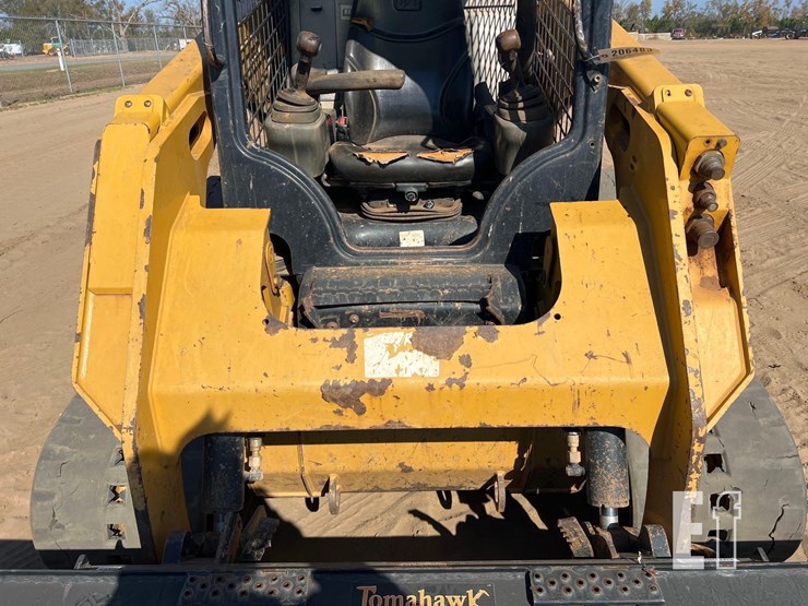 2017-caterpillar-259d-image-19