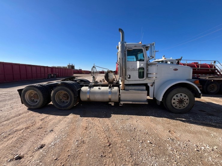 2012-peterbilt-367-image-4