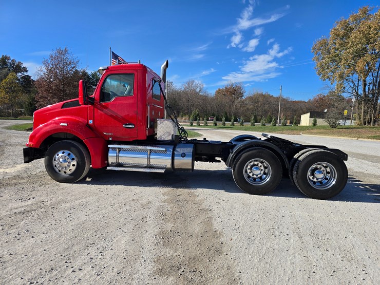 kenworth-t880-image-11
