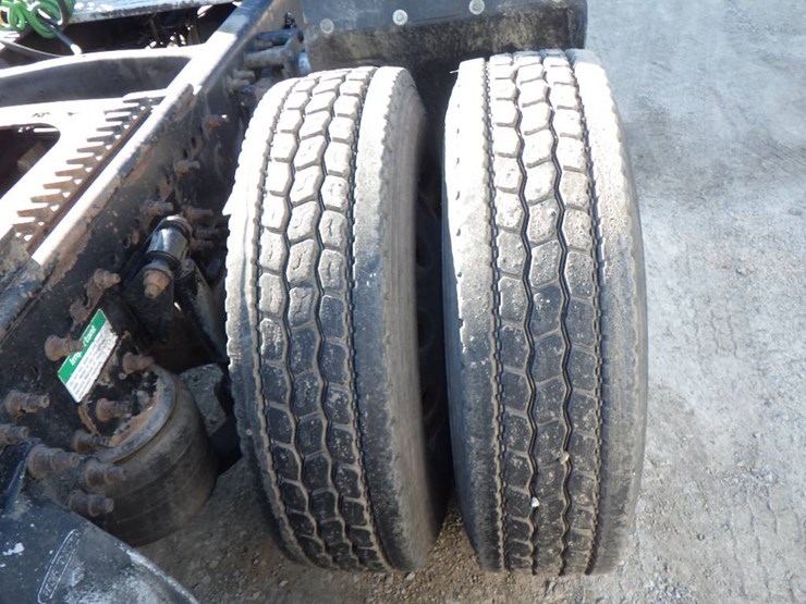 1998-freightliner-fld120-classic-image-5