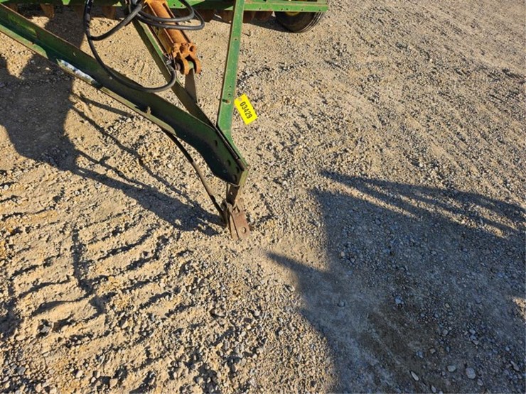 john-deere-10-image-9