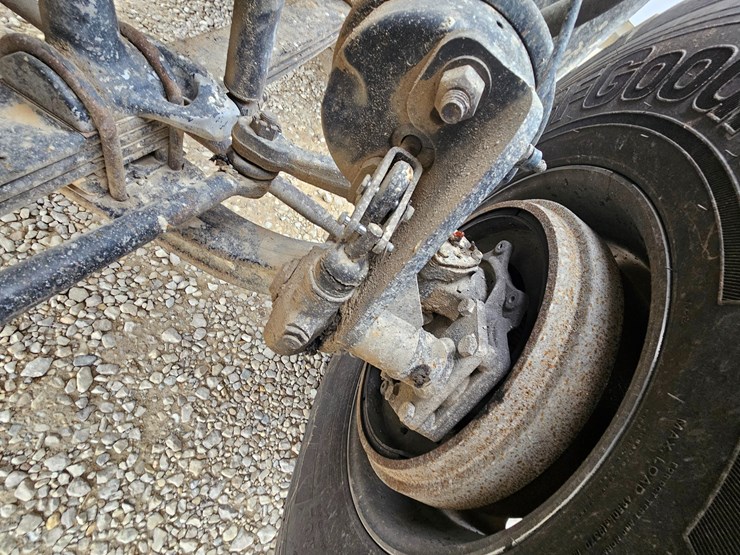 freightliner-122sd-image-60